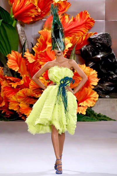 Look 22